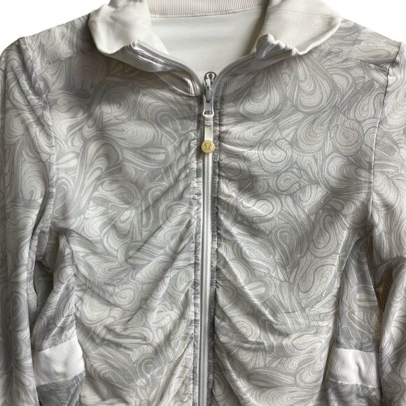 511. Lululemon reversible paisley print jacket size 4 - Picture 4 of 14